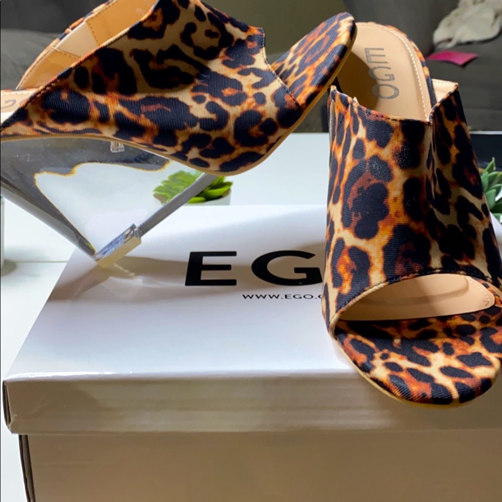 Size 7 leopard wedges-never worn